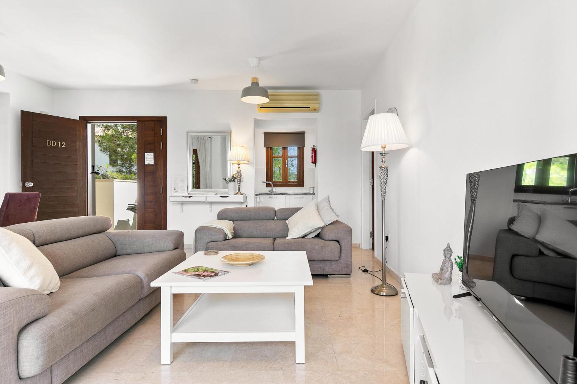 2 Bedroom Apartment Chloe With Communal Pool, Aphrodite Hills Resort Kouklia Exterior foto